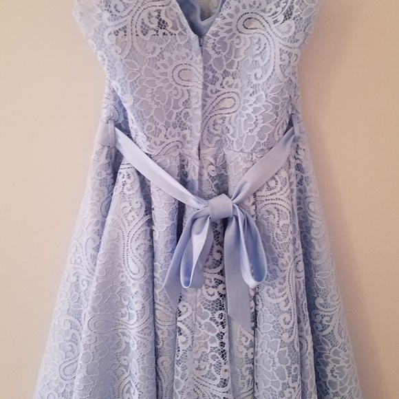 Blue knee length lace dress - Picture 3 of 3